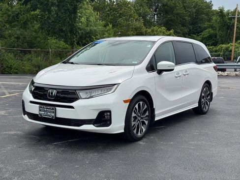 Certified 2026 Honda Odyssey Elite image 9