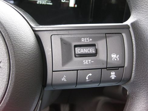 Used 2026 Nissan Kicks SR image 14