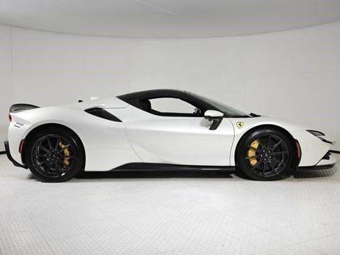 Used 2024 Ferrari SF90 Spider image 10
