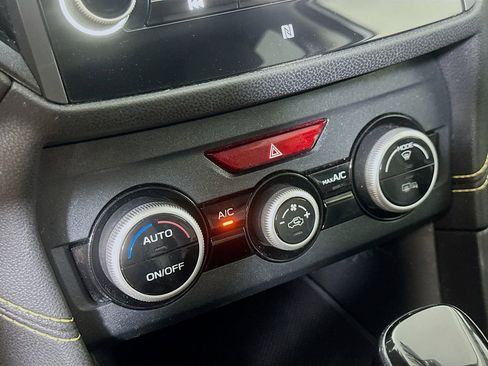 Used 2022 Subaru Crosstrek 2.5i Sport w/ Moonroof Package AWD/4WD image 27