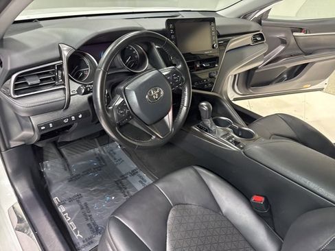 Used 2022 Toyota Camry XSE image 11