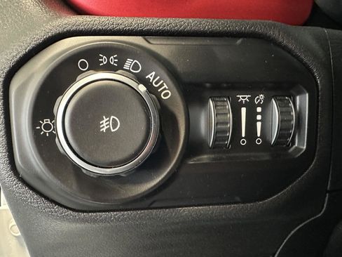 Used 2021 Jeep Wrangler Unlimited Rubicon w/ Safety Group image 15