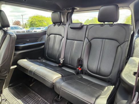 Used 2024 Jeep Wagoneer Series II AWD/4WD image 17