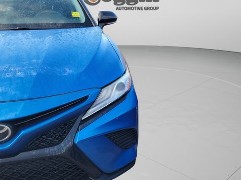 Used 2020 Toyota Camry XSE image 15