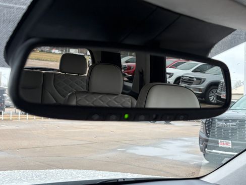 Used 2022 Hyundai Palisade Calligraphy image 16