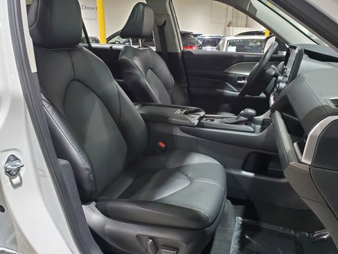 Used 2024 Toyota Grand Highlander XLE image 14