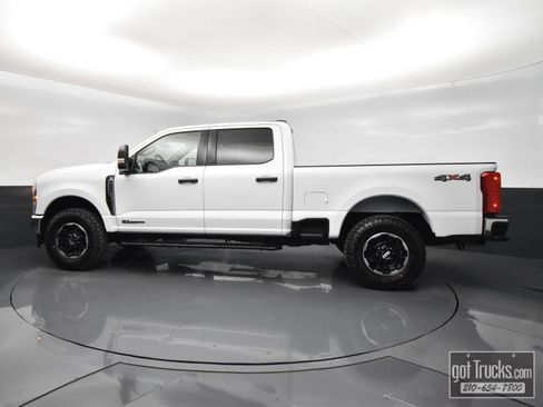 Used 2026 Ford F250 XLT AWD/4WD image 3