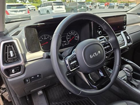 Used 2023 Kia Sorento S w/ Panoramic Sunroof Package AWD/4WD image 11