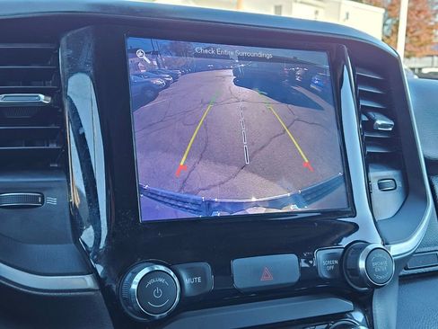 Used 2019 RAM 1500 Big Horn image 18