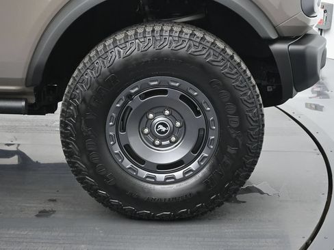 Used 2025 Ford Bronco Badlands w/ Sasquatch Package AWD/4WD image 24