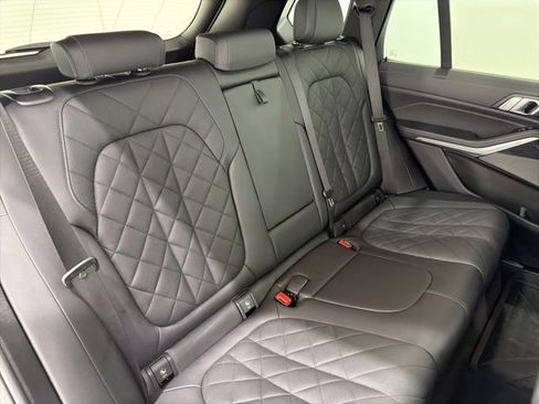 Certified 2024 BMW X5 xDrive40i w/ M Sport Package AWD/4WD image 22