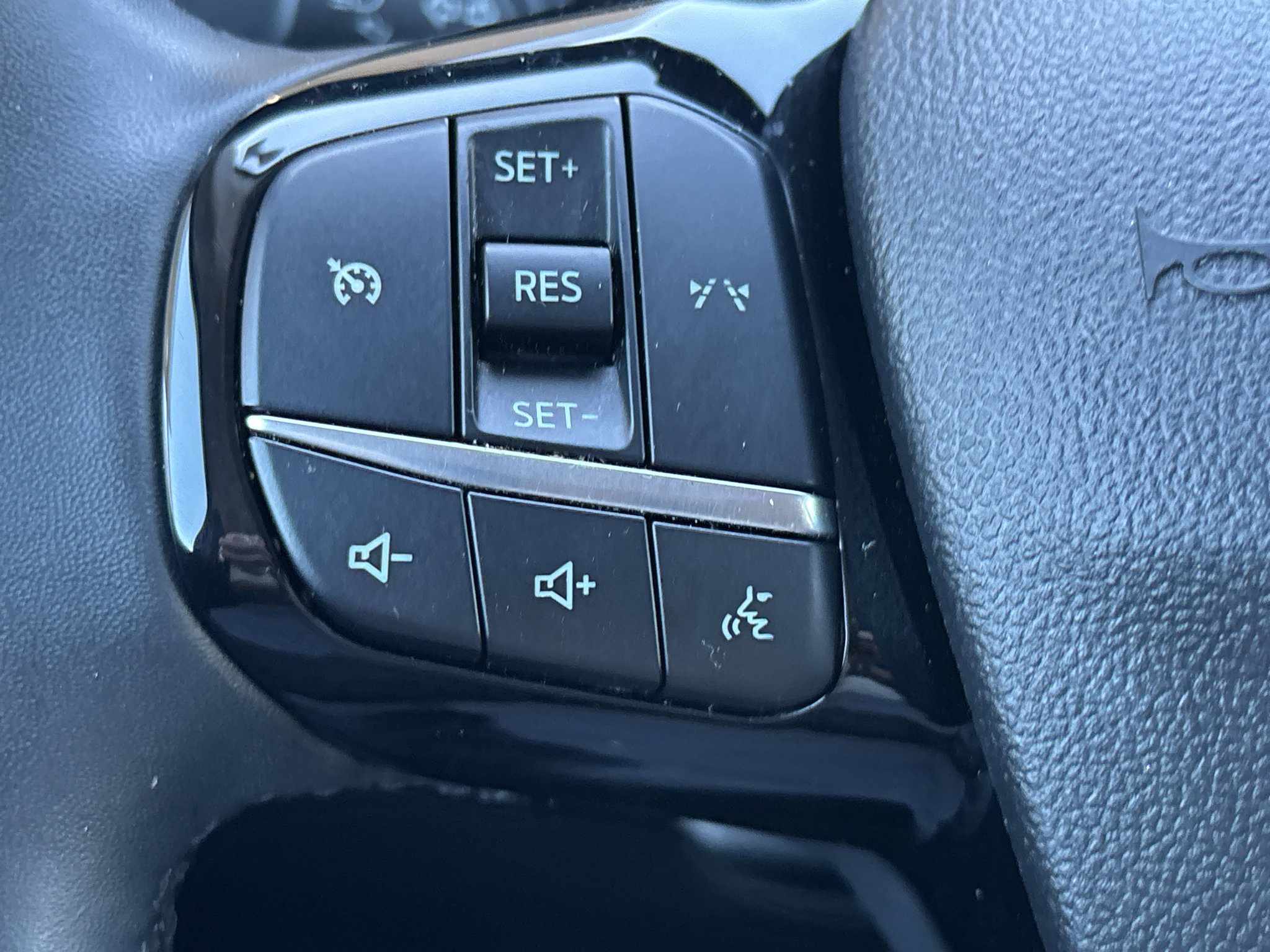 Used 2024 Ford Escape Active AWD/4WD image 12