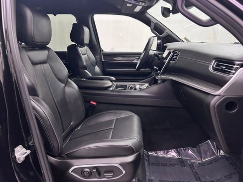 Used 2022 Jeep Wagoneer Series III w/ Convenience Group I image 27