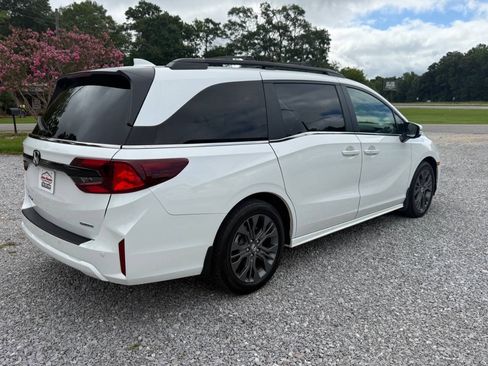 Used 2025 Honda Odyssey Touring image 6