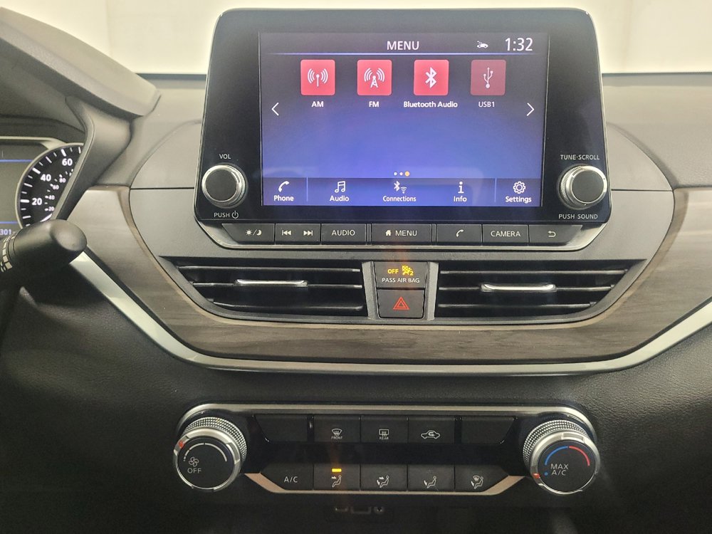 Used 2025 Nissan Altima 2.5 SV FWD image 25