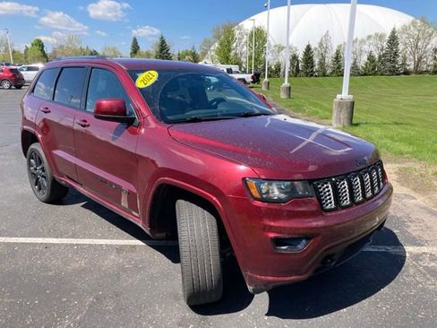 Used 2021 Jeep Grand Cherokee Altitude AWD/4WD image 2