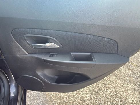 Used 2016 Chevrolet Cruze LT w/ Technology Package FWD image 14