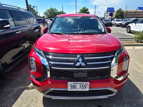 Used 2025 Mitsubishi Outlander AWD image 15