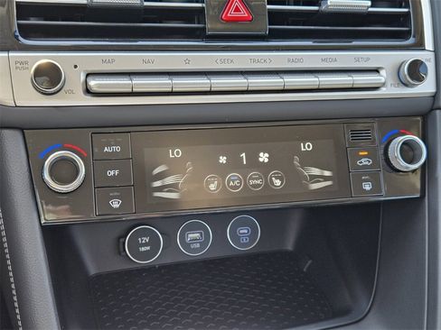 Used 2026 Genesis G70 2.5T image 21