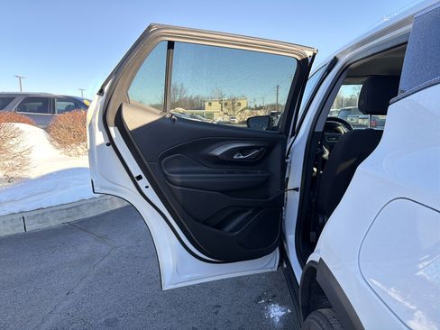 Certified 2024 GMC Terrain SLE image 27