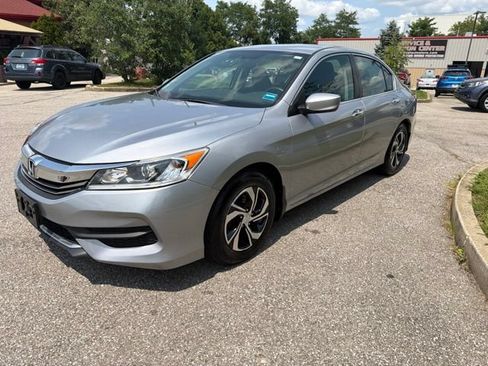 Used 2017 Honda Accord LX image 3