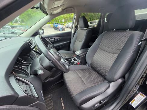 Used 2018 Nissan Rogue SV FWD image 14