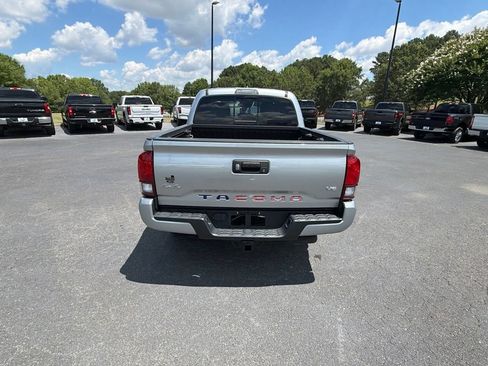 Used 2023 Toyota Tacoma SR5 w/ Technology Package AWD/4WD image 35