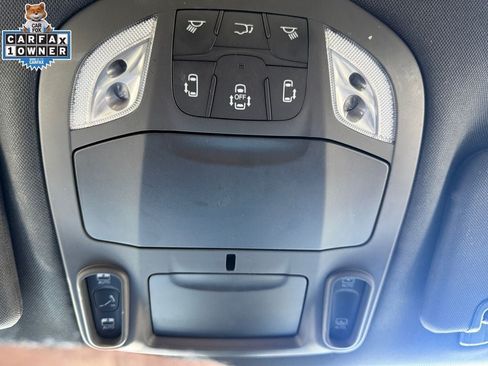 Used 2025 Chrysler Pacifica Limited FWD image 29