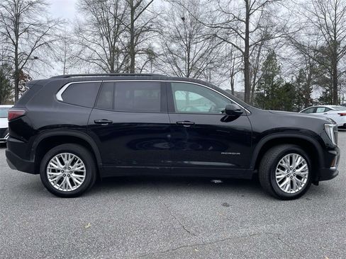 Used 2024 GMC Acadia Elevation image 2