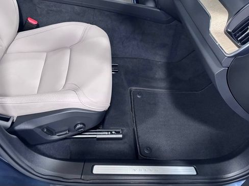 Certified 2026 Volvo XC60 B5 Plus AWD/4WD image 18