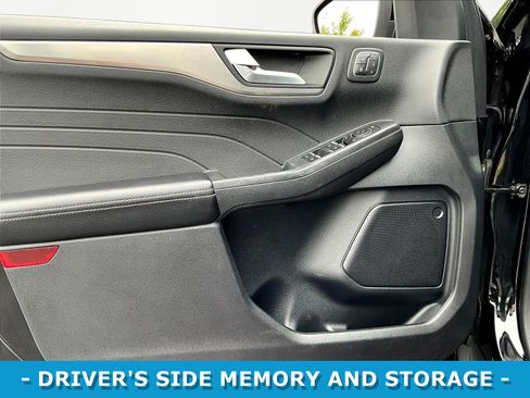 Used 2022 Ford Escape Titanium AWD/4WD image 20