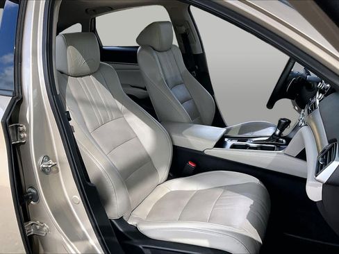 Used 2018 Honda Accord Touring image 9