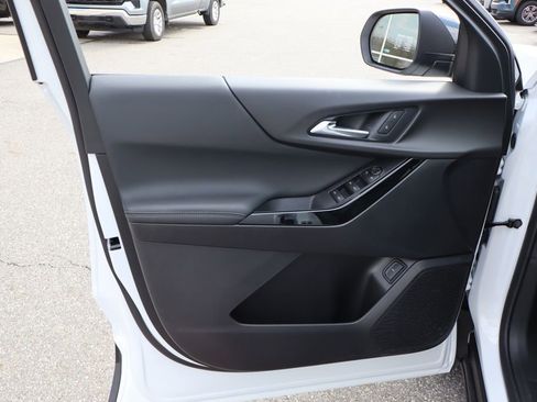 New 2026 Chevrolet Equinox LT w/ Convenience Package II AWD/4WD image 7