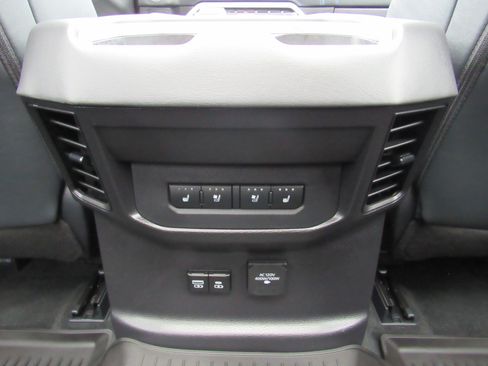Used 2025 Toyota Tundra Platinum AWD/4WD image 39