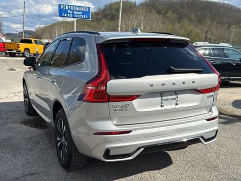 Used 2024 Volvo XC60 B5 Core AWD/4WD image 8