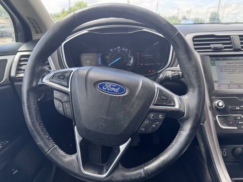 Used 2019 Ford Fusion SEL FWD image 22