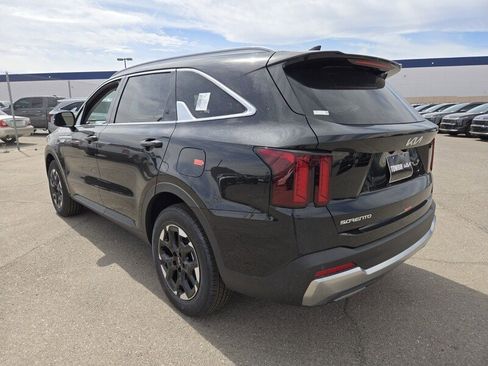 New 2026 Kia Sorento S FWD image 4