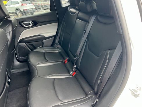 Used 2025 Jeep Compass Limited image 32