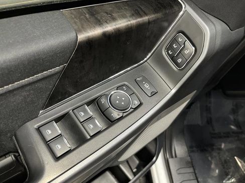 Used 2025 Ford F350 Lariat w/ Black Appearance Package image 31