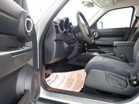 Used 2011 Dodge Nitro Heat image 9