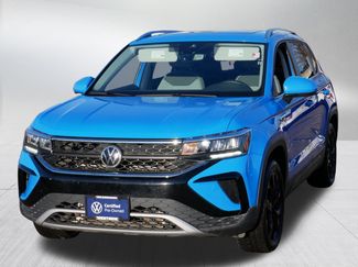 Certified 2022 Volkswagen Taos SE video 2