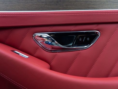 Used 2024 Bentley Continental GT AWD/4WD image 33