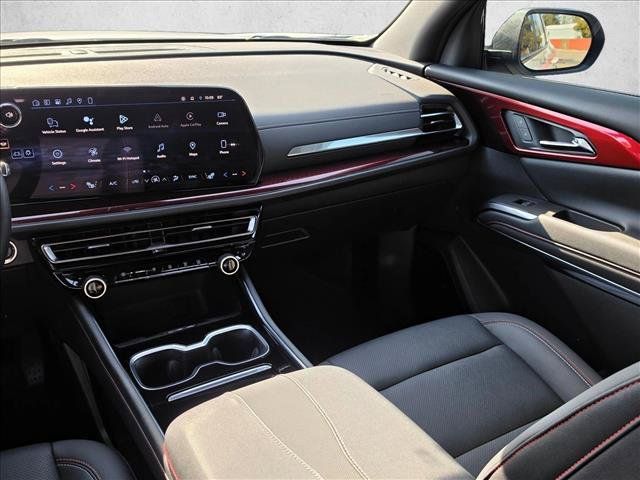 Used 2024 Chevrolet Traverse Z71 AWD/4WD image 22