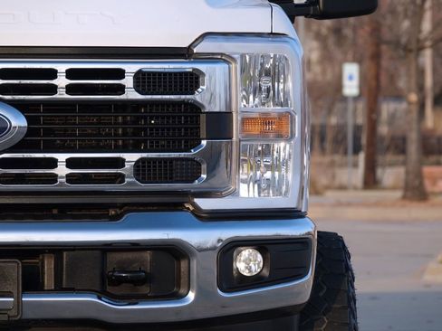 Used 2023 Ford F250 XLT w/ FX4 Off-Road Package image 6