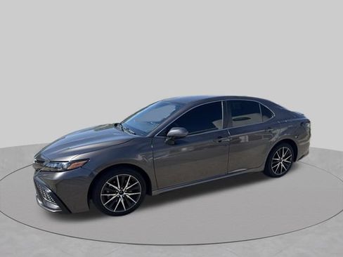 Used 2024 Toyota Camry SE w/ Blackout Package (TMS) FWD image 4
