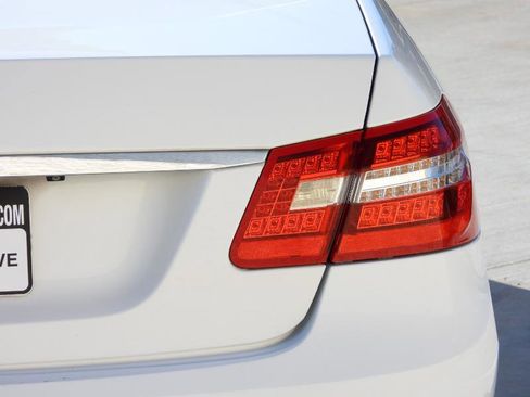 Used 2013 Mercedes-Benz E 350 Luxury image 19