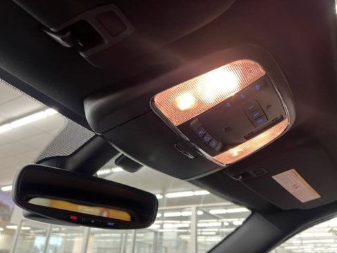 Used 2018 Jeep Grand Cherokee Limited image 24