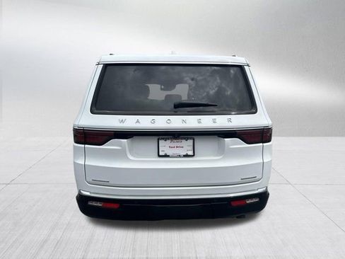 Used 2023 Jeep Wagoneer Series III w/ Premium Group I image 7