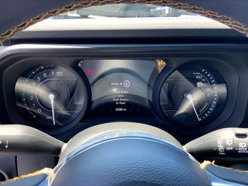 Used 2024 Jeep Wrangler Unlimited Sahara AWD/4WD image 21