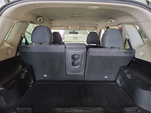 Used 2016 Nissan Rogue SV image 11